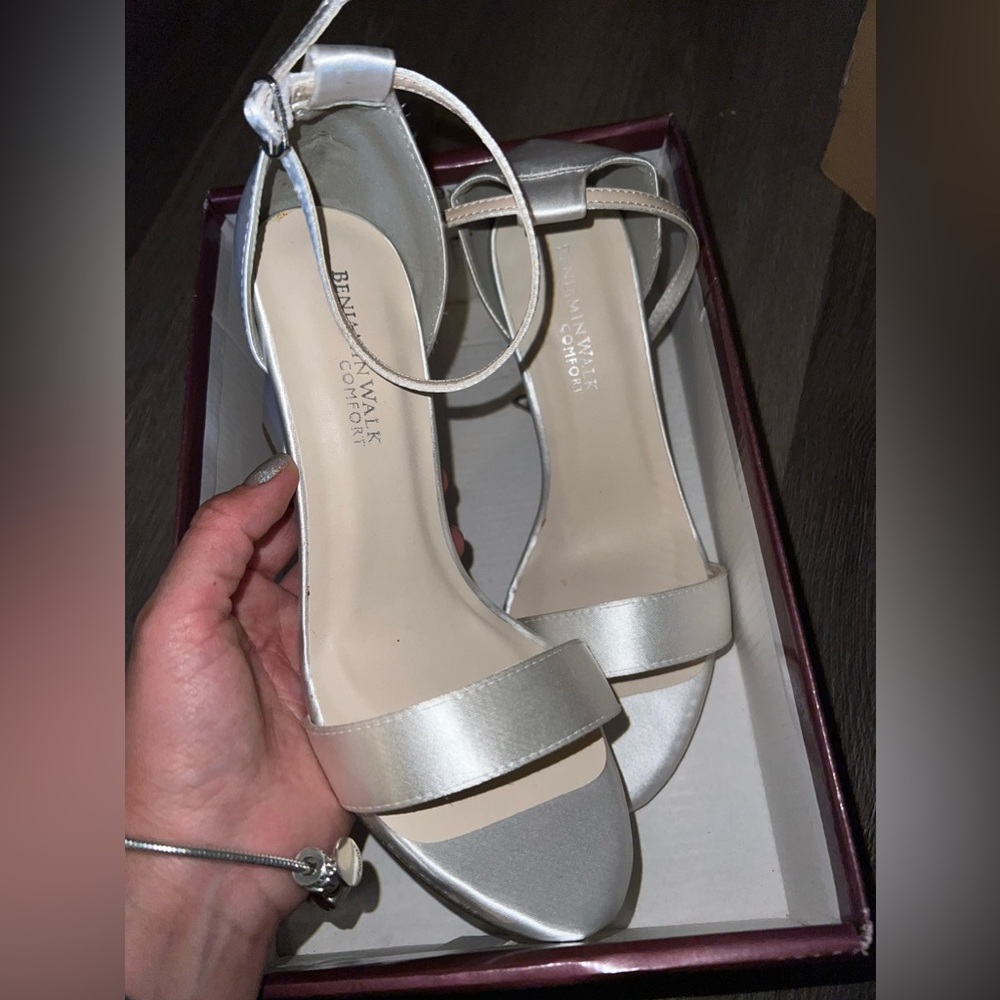 Dye shoes